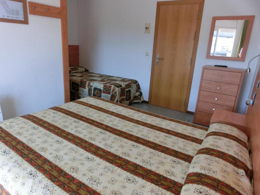 Hotel Can Catala L' Escala Szoba fotó
